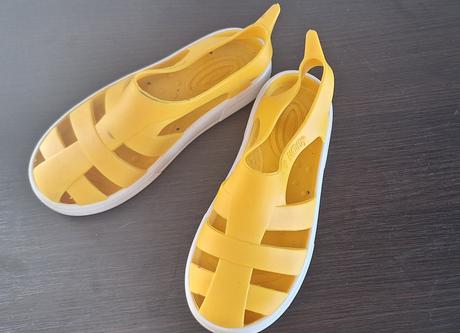 Sandale na pláž, 30