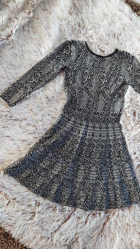 Čiernobiele šaty na zimu, xs