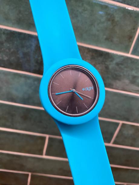 Aight hodinky tyrkysové, 