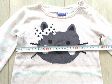 Šaty a mačičkou, lupilu,92