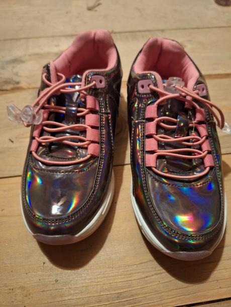 Botasky, reserved,32