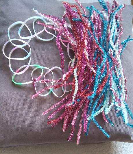 Gumičky 13 kusov a žinilkový drôtik ako nové, 