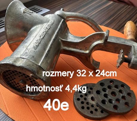 Tradičný liatinový mlynček na mäso č.10+2šajby,