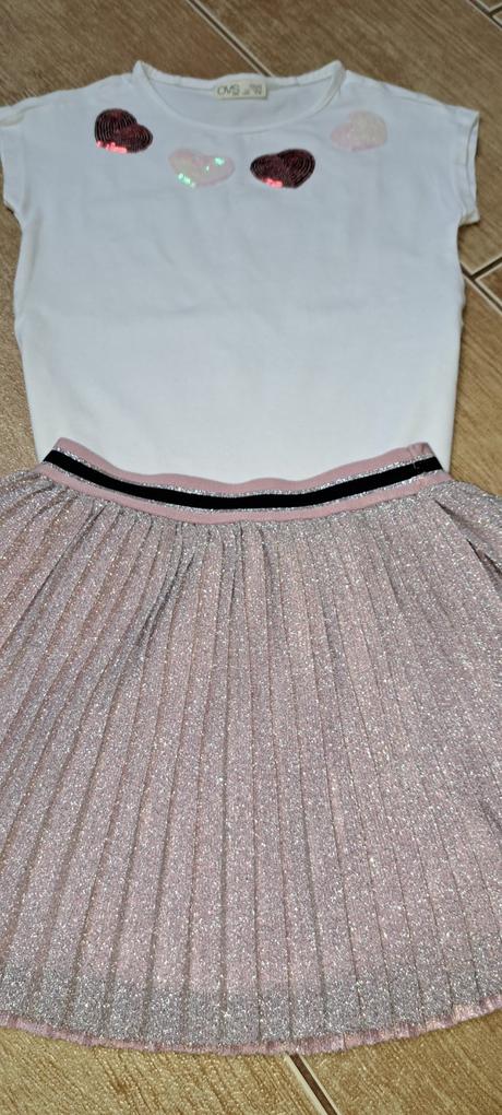 Tricko a plisovana suknicka 128, 122–134