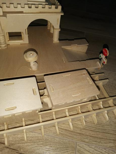 Drevená vlakova stanica., 