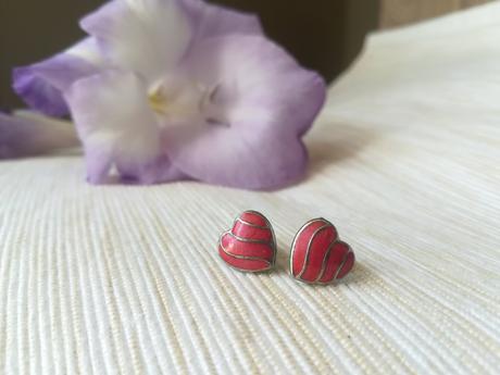 Mix rôznych náušníc,