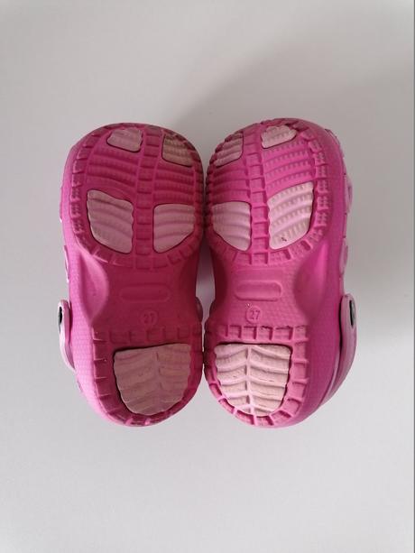 Crocsy "jednorožec", 27