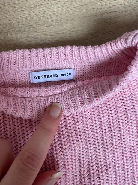 Sveter, reserved,104