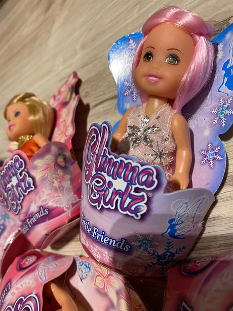 Krásna bábika glimma girlz little friends cena/kus,