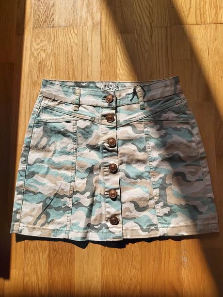 Maskáčová minisukňa na gombíky., gate,m