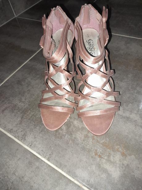 Sandále na podpätku, 39