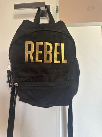 Rebel batoh,