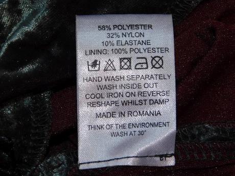 Trendy elegantne zamatove saty, 36