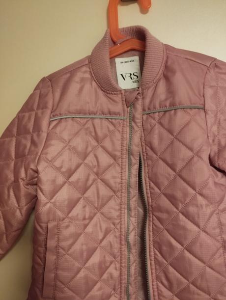 Prechodná bundička, 104