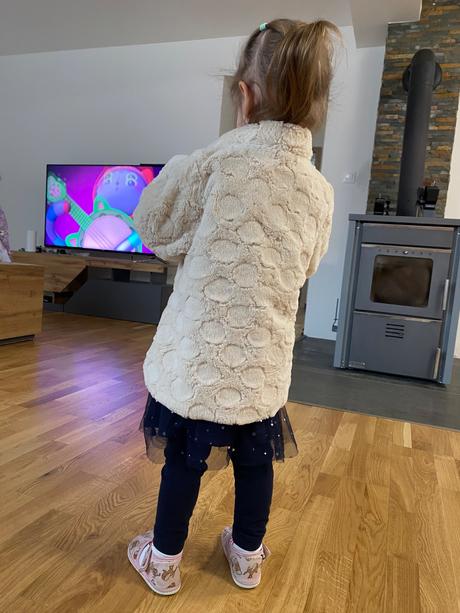 Krásny huňatý kabatik jasper conran v. 92, 92