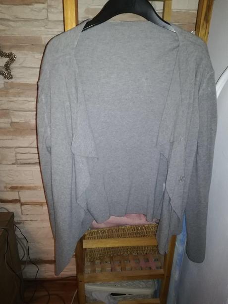 Elegantný svetrik, 42