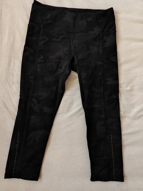 Trojstvrtove cierne maskacove leginy, xs