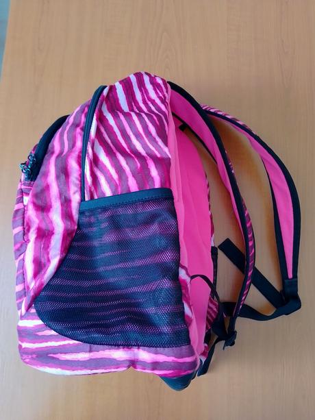 Praktický ľahučký batoh nike, nike