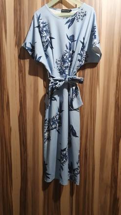 Modre kvietkove saty, 36