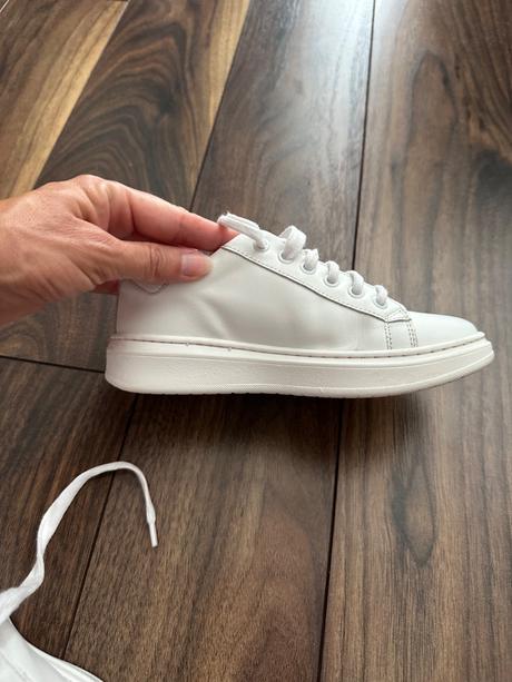 Dievčenské tenisky, 30