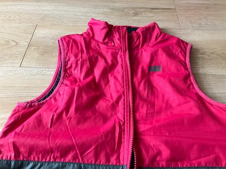 Tenšia obojstranná vesta, nike,158