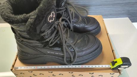 Krásne čižmičky, 37