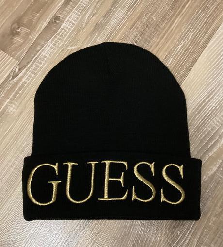 Krásna guess čiapka ako nová, guess