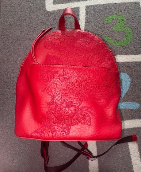 Batoh desigual červený top stav, desigual