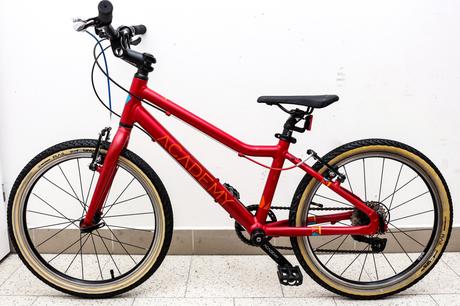 Predám detský ultraľahký bicykel academy 20, 20