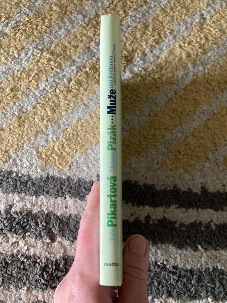 Muže ani květinou miroslav plzák, táňa pikartová, 