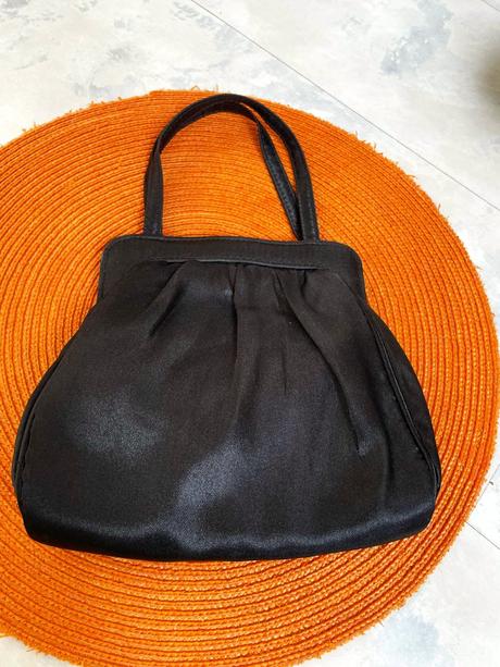 Saténová spoločenská kabelka, 