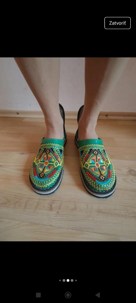 Vyšívané topánočky, 39