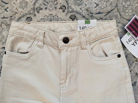 Balík nohavíc 4ks - rifle a tepláky veľkosť 140, 140–152