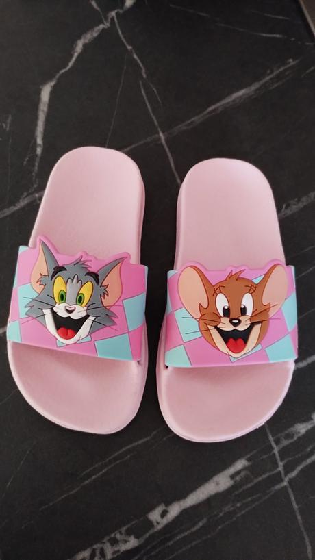 Šľapky tom & jerry, 27