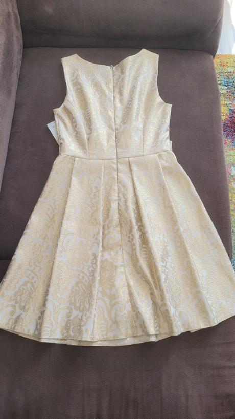 Bezovo zlate saty, m