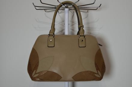 Bledohnedá kabelka, 