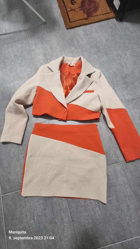 Krasny komplet kostym elasticky, m