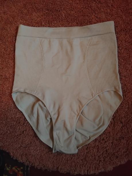 Strhujúce nohacicky, l