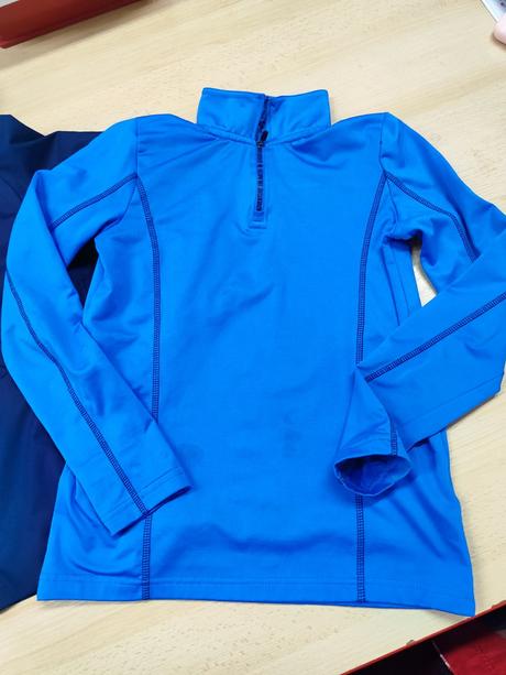 Vetrovka v.134-140+mikina, 122–134