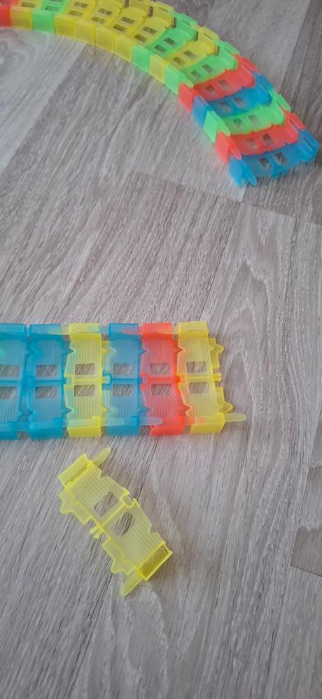 Autíčková dráha svietiaca,