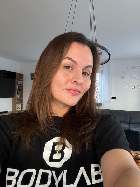 Prečo mi po pôrode vypadávajú vlasy?