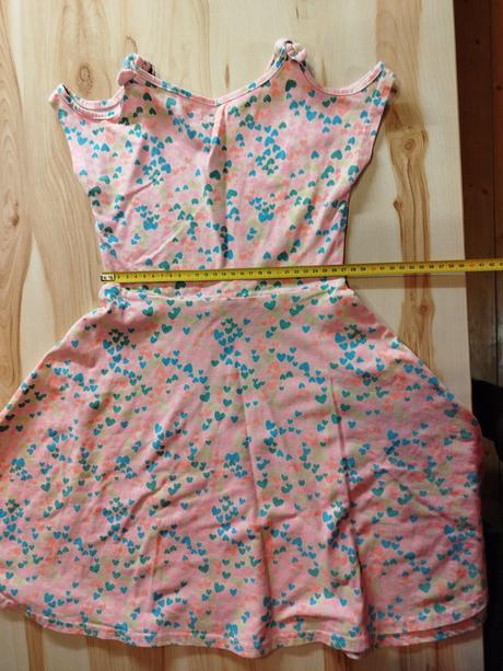 Srdiečkové šaty s točivou sukničkou, 122