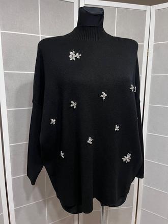 Dámsky oversize čierny sveter, 