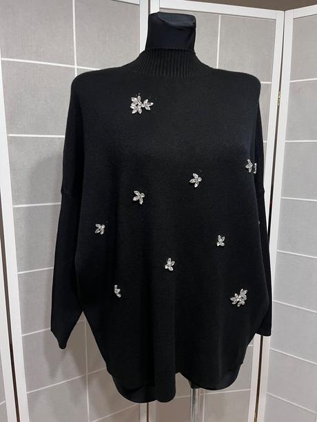 Dámsky oversize čierny sveter,