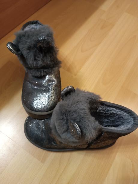 Snehule zajačiky, 30