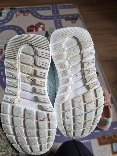 2x tenisky v.31  aj do telocvicne, 31