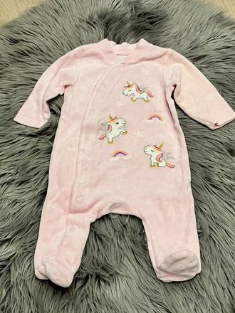 Dievčenský overal s jednorožcami, 68