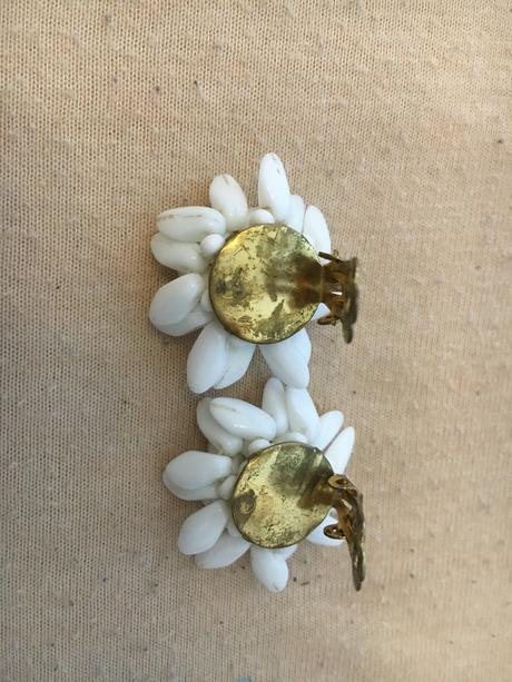 Náušnice a brošňa, 