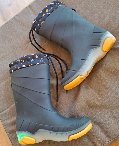 Blikajúce gumáky, lupilu,26