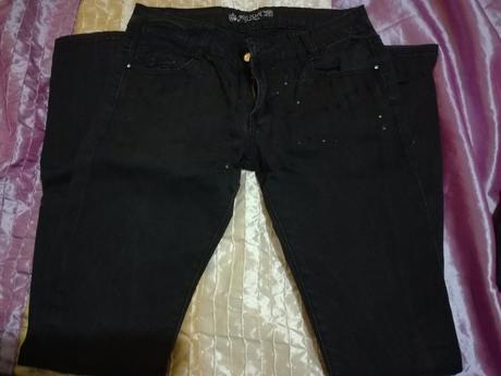 Nohavice s flitrami, 28